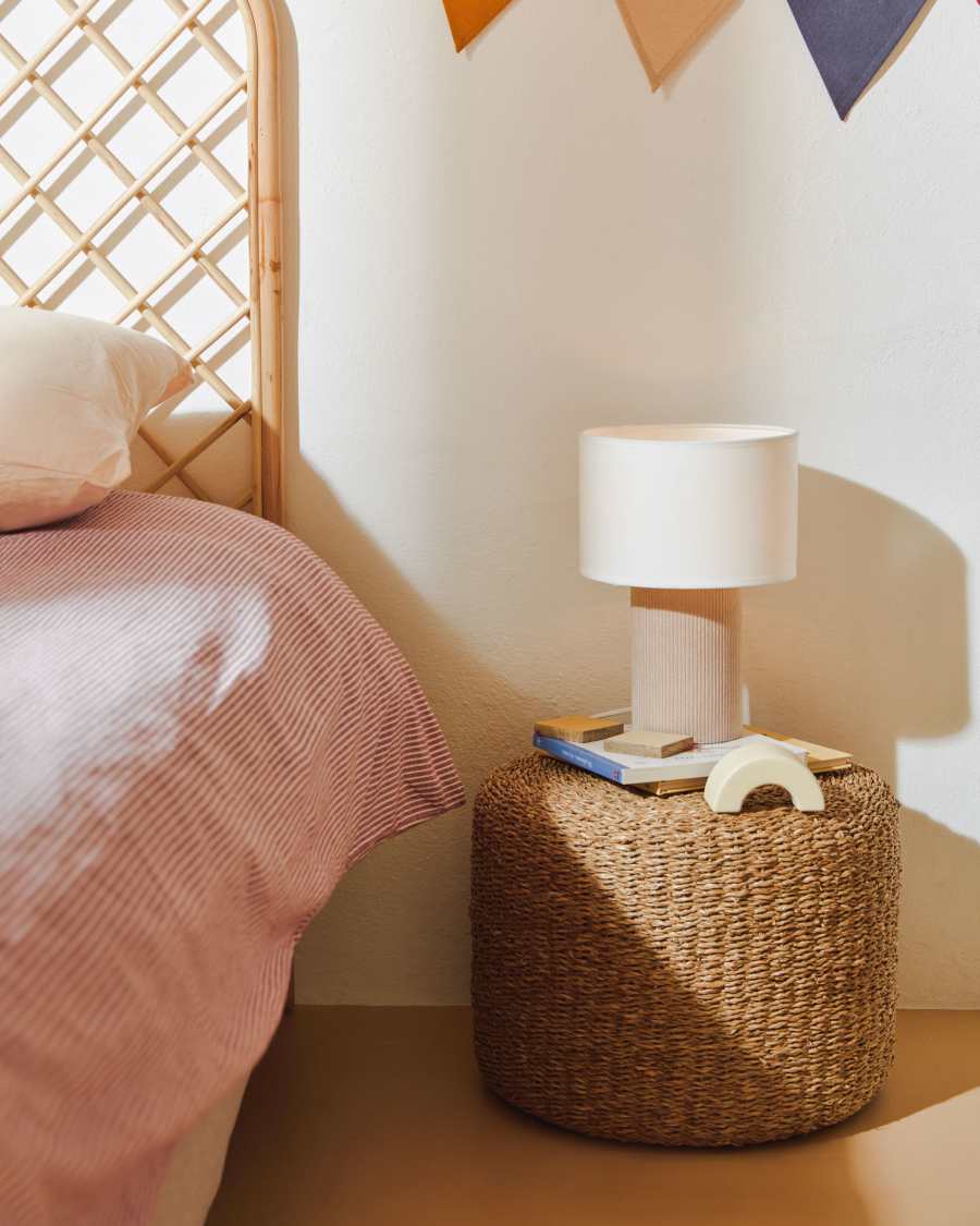 Japandi Tischlampe mit Kordel in Beige
