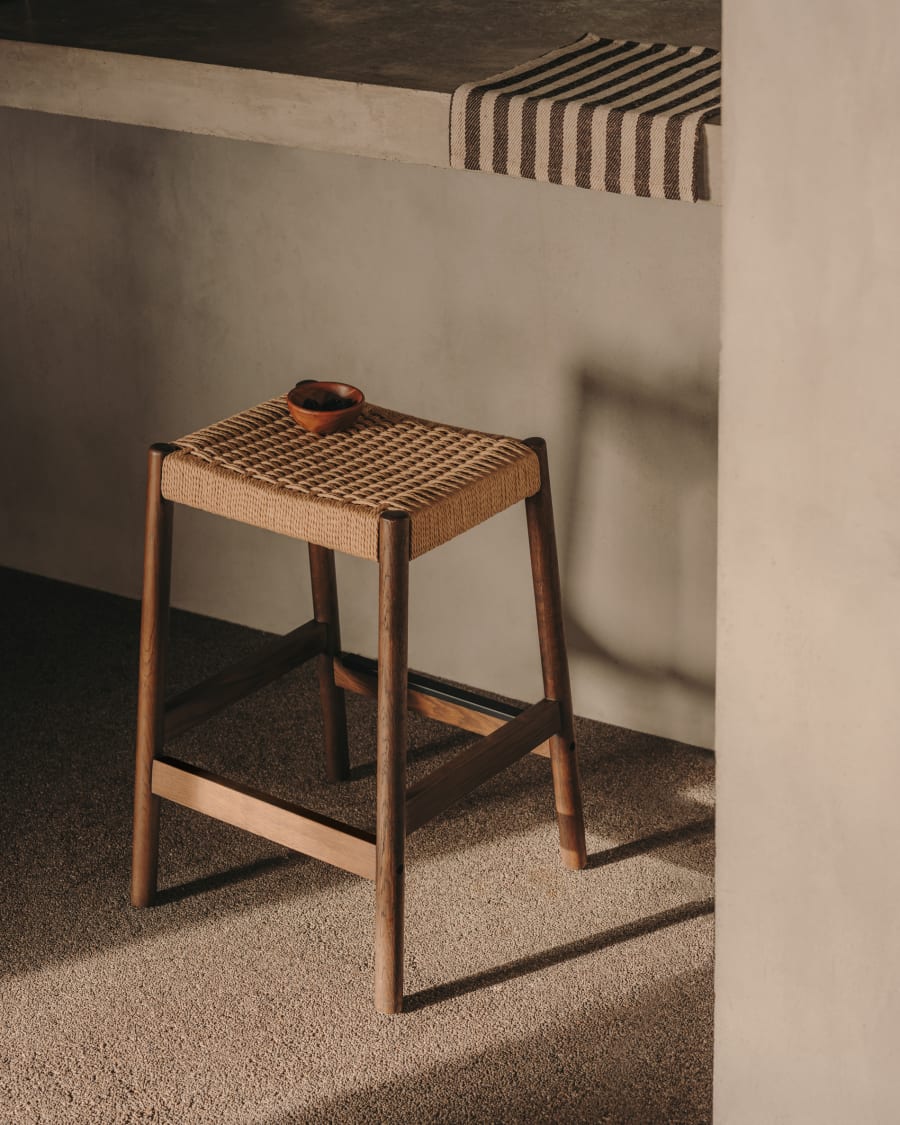 Japandi Hocker aus Holz und Seil