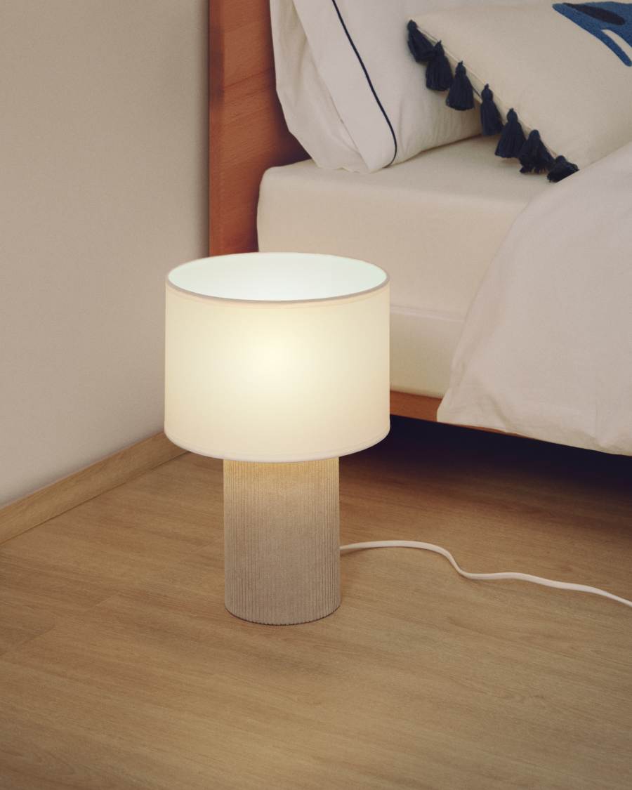 Japandi Tischlampe mit Kordel in Beige