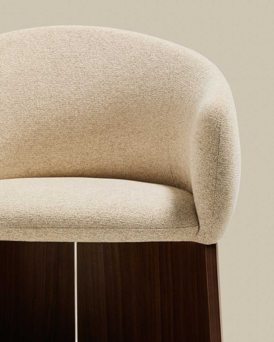 Japandi Stuhl Beige Chenille Nussbaumfurnier