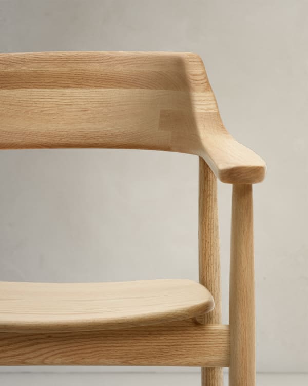 Massivholz Stuhl im Japandi-Stil