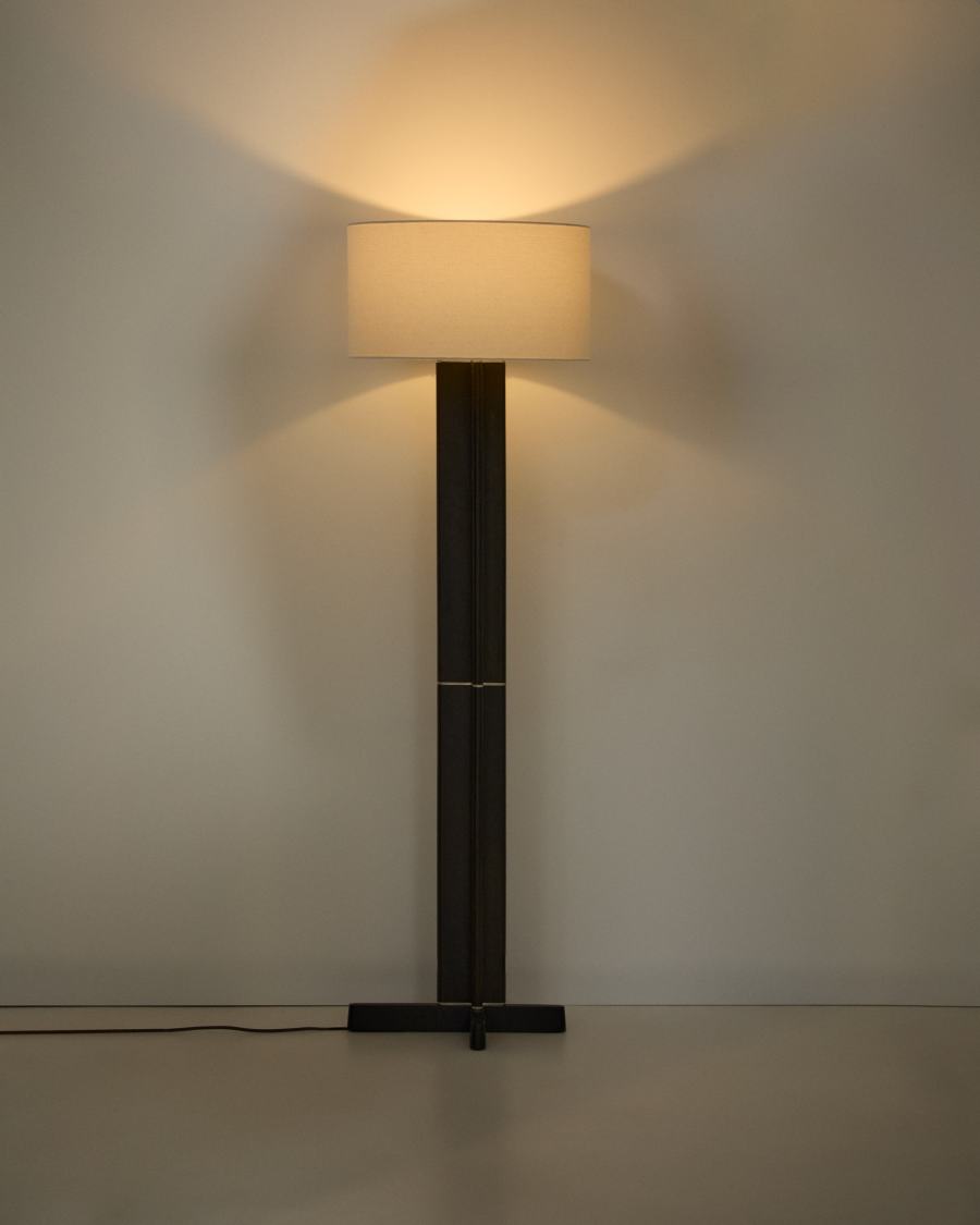 Japandi Stehlampe aus Kautschukholz mit Baumwollschirm