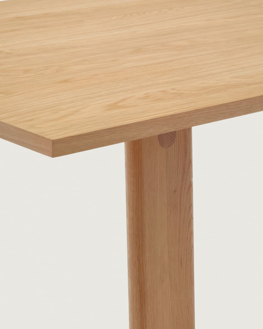 Japandi Esstisch aus hellem Holz, ausziehbar