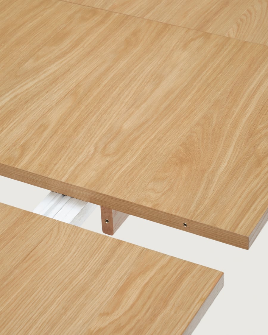 Japandi Esstisch aus hellem Holz, ausziehbar