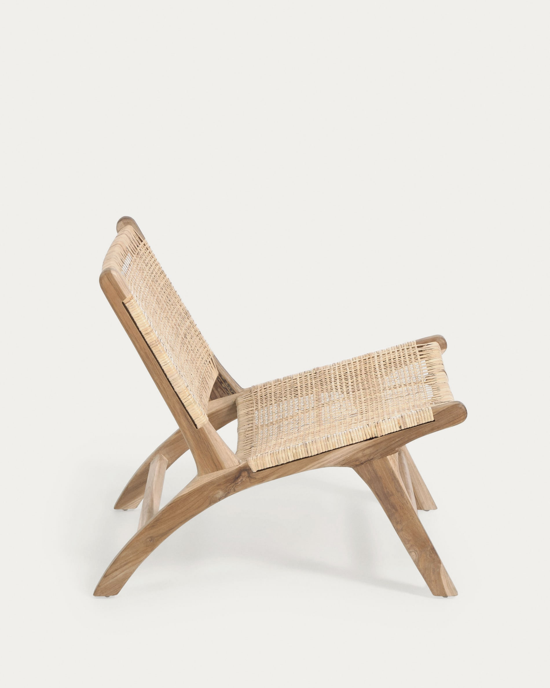 Japandi Sessel aus Holz und Rattan