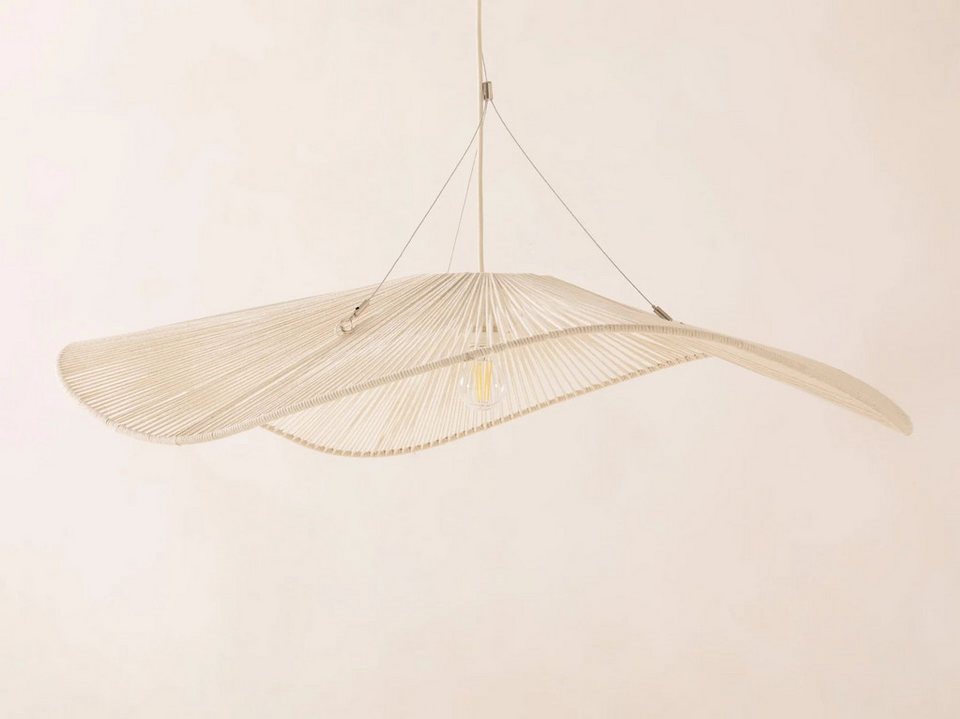 Japandi Pendelleuchte im offenen Loft-Design