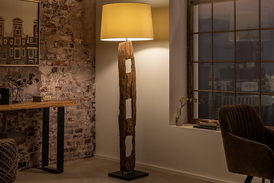 Japandi Stehlampe aus Akazienholz mit Baumwollschirm