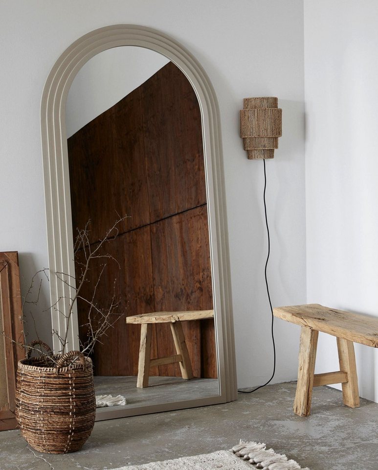 Japandi-Wandleuchte im minimalistischen Design
