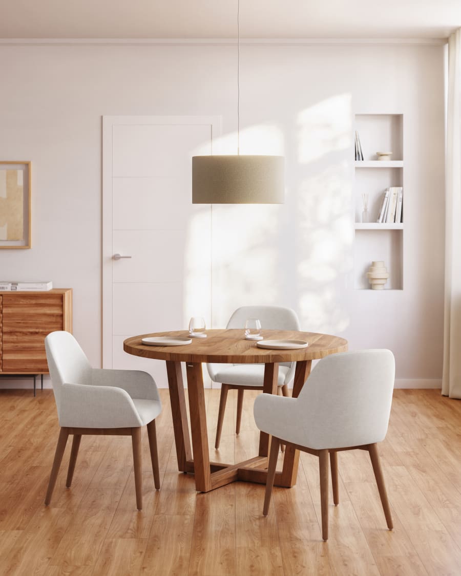 Beige Japandi Stuhl mit Dunklen Eschenholzbeinen