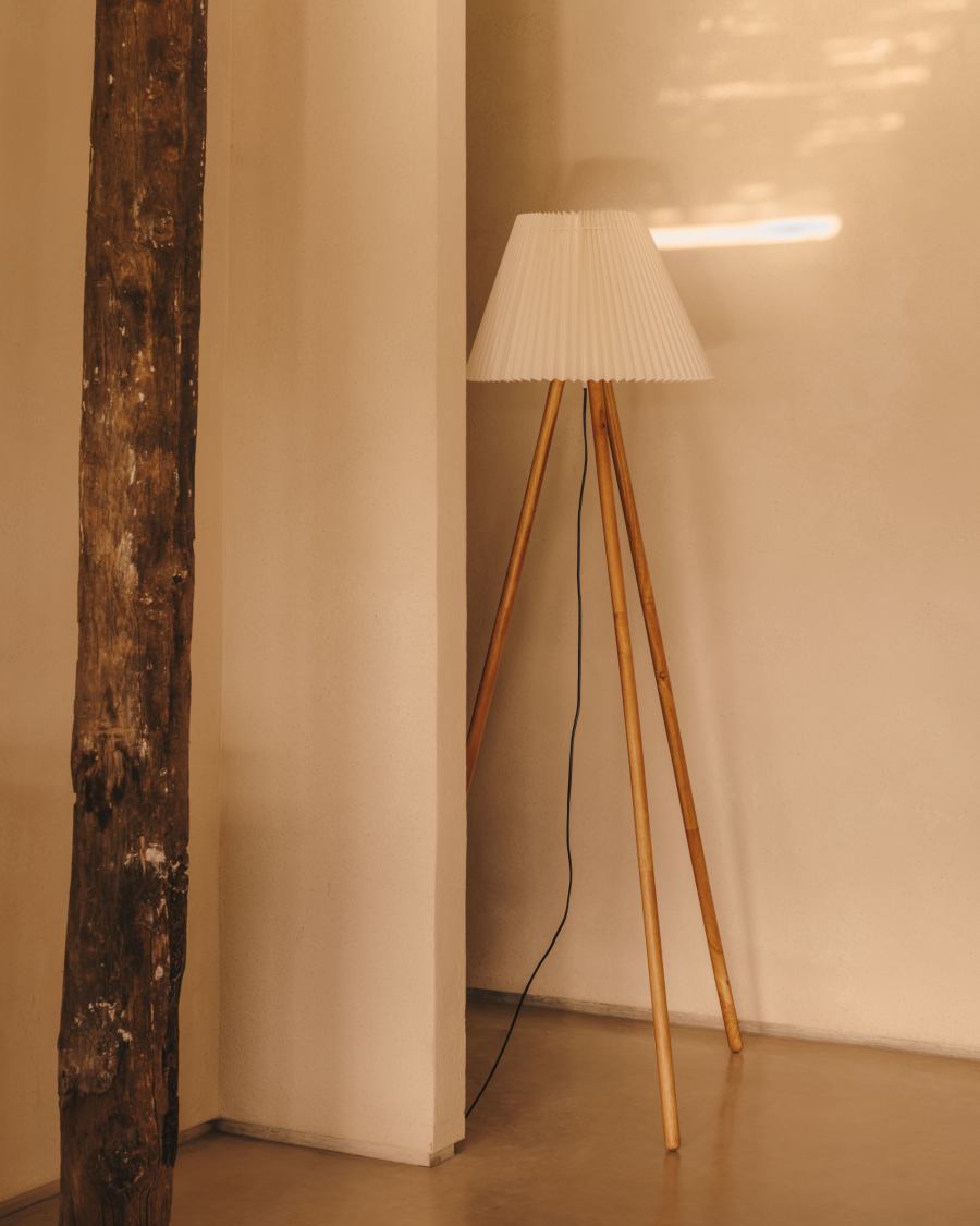 Stehlampe Japandi aus Kautschukholz Natur Beige