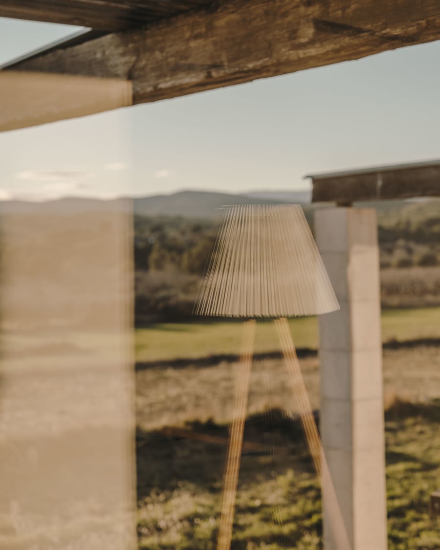 Japandi Stehlampe aus Holz