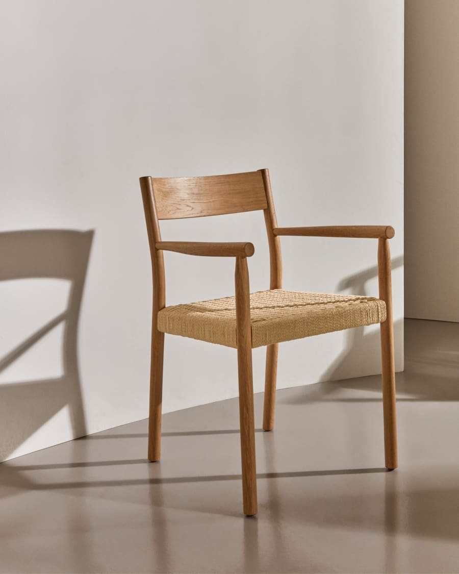 Japandi Stuhl aus Holz und Seil