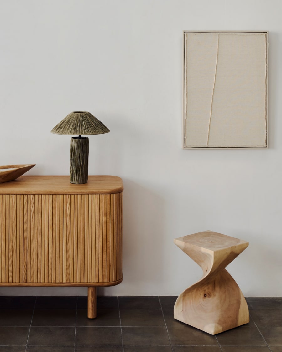 Japandi Beistelltisch aus Rohholz