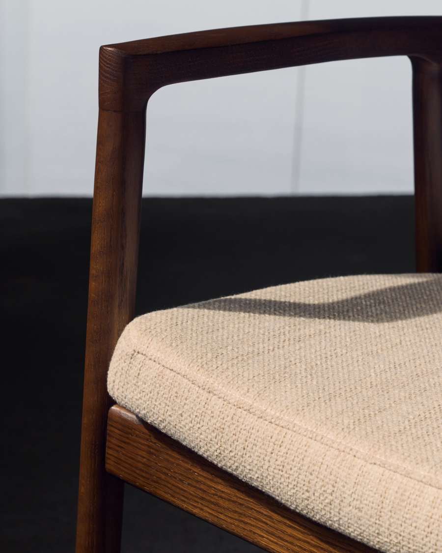 Japandi Stuhl Beige Chenille | Esszimmerstuhl aus Eichen- & Nussbaumholz