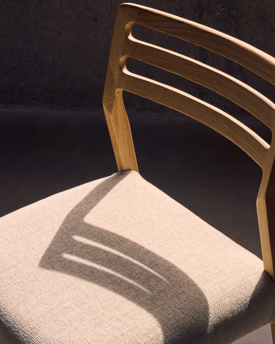 Japandi Stuhl Beige Chenille Eichenholz Natur