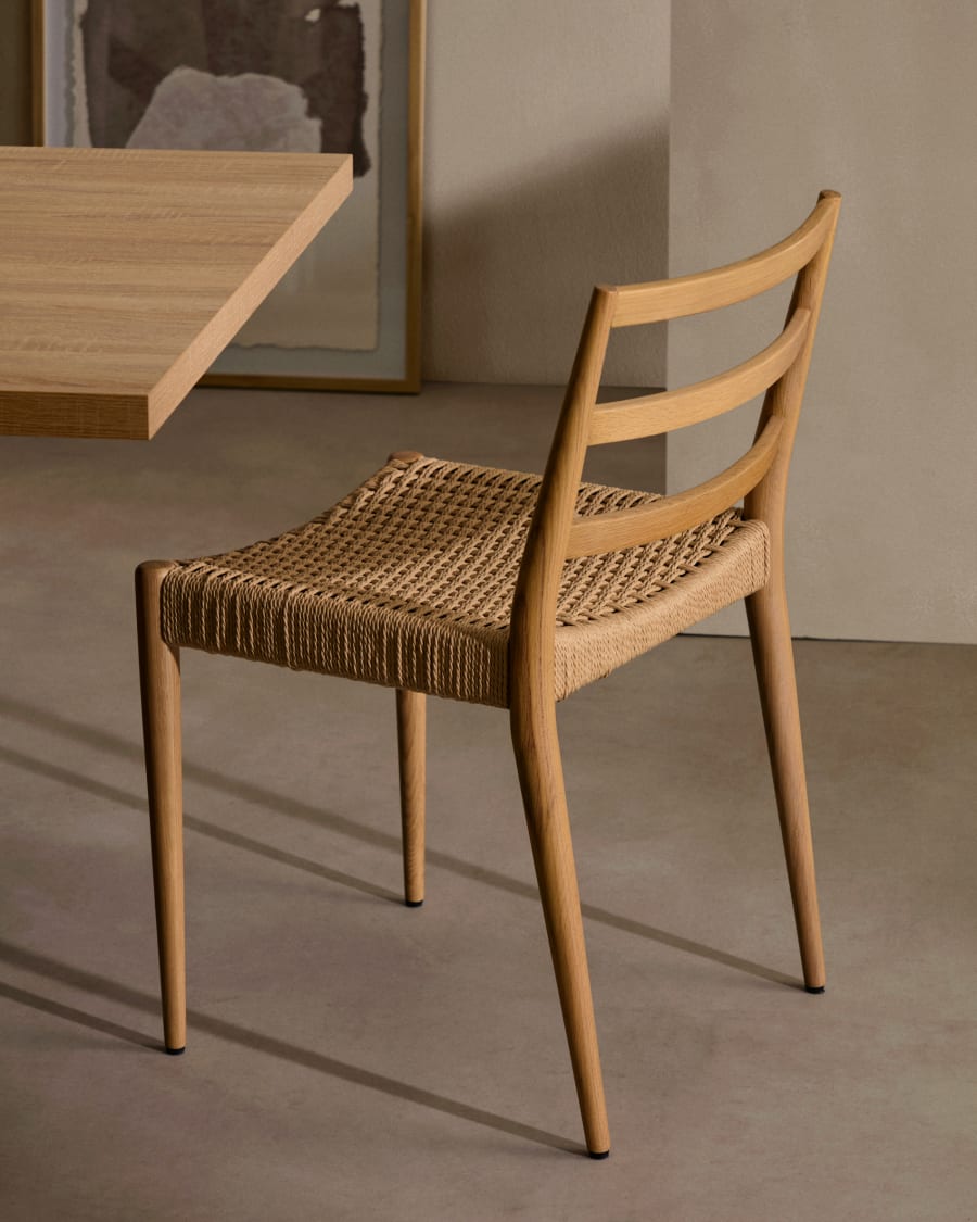 Japandi Stuhl aus Holz und Seil