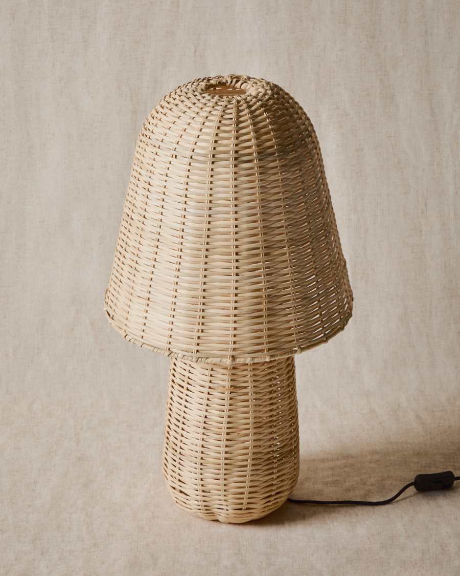 Japandi Rattan Tischlampe Hell