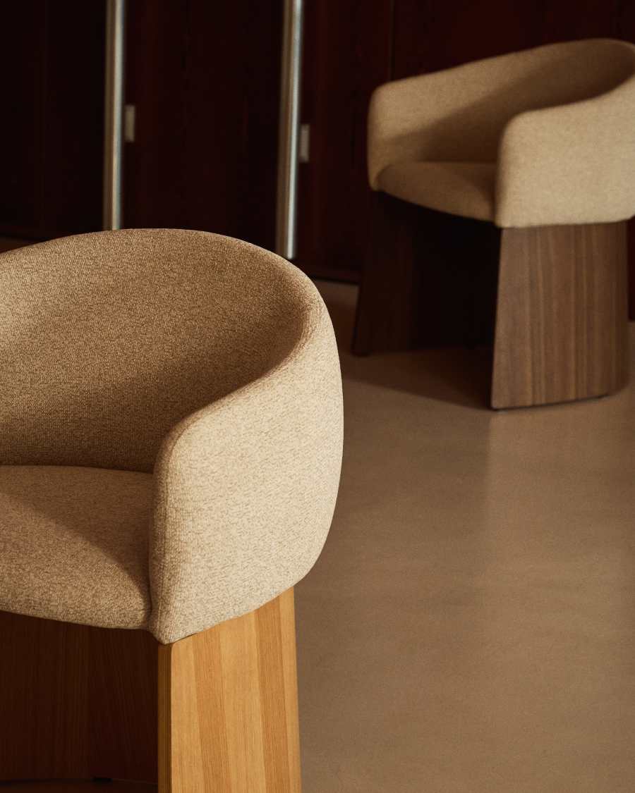 Japandi Stuhl Beige Chenille Eichenfurnier