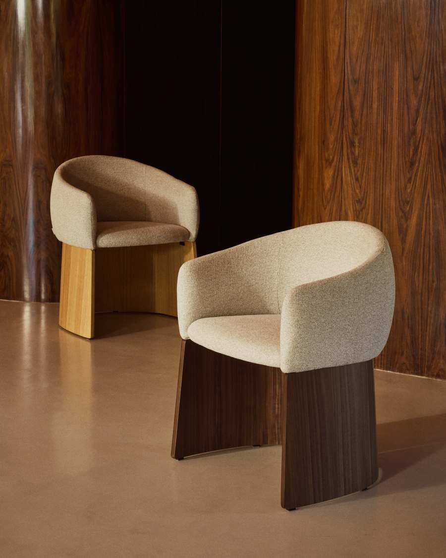 Japandi Stuhl Beige Chenille Nussbaumfurnier