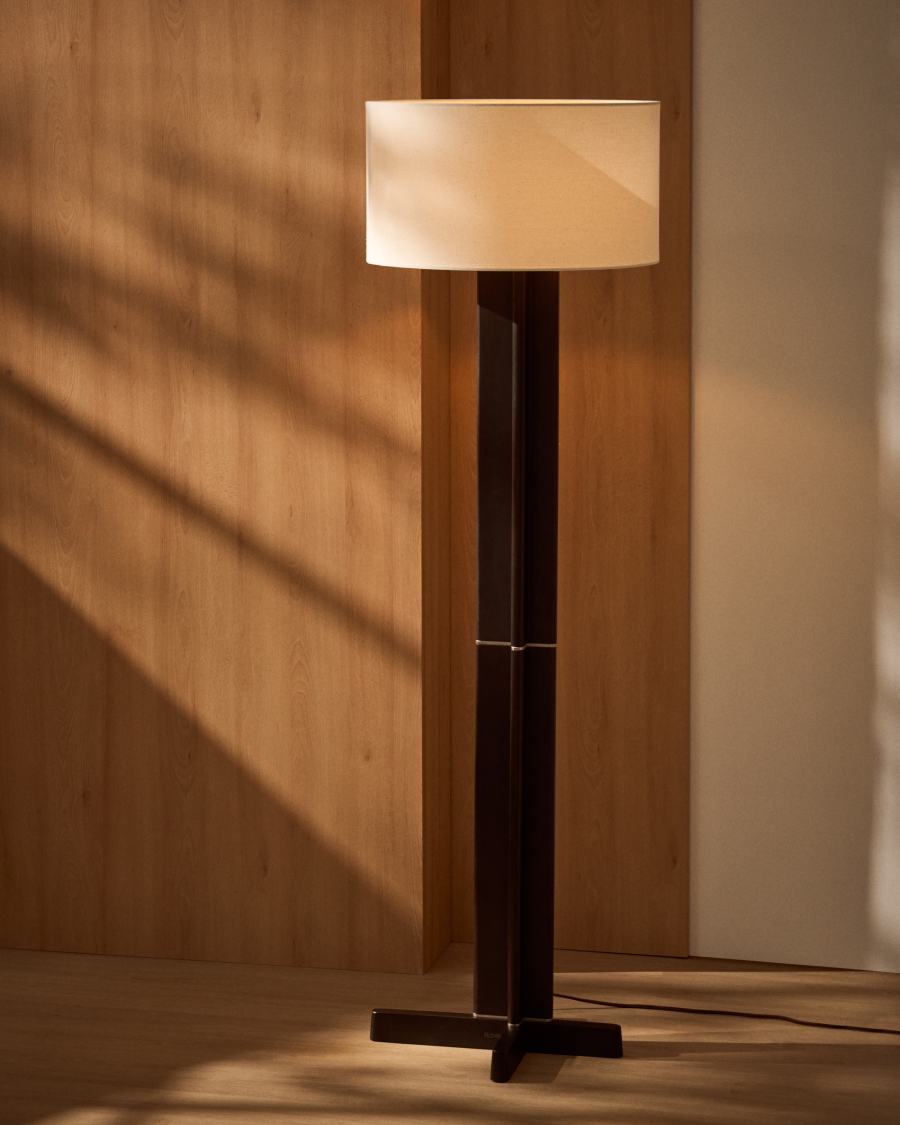 Japandi Stehlampe aus Kautschukholz mit Baumwollschirm