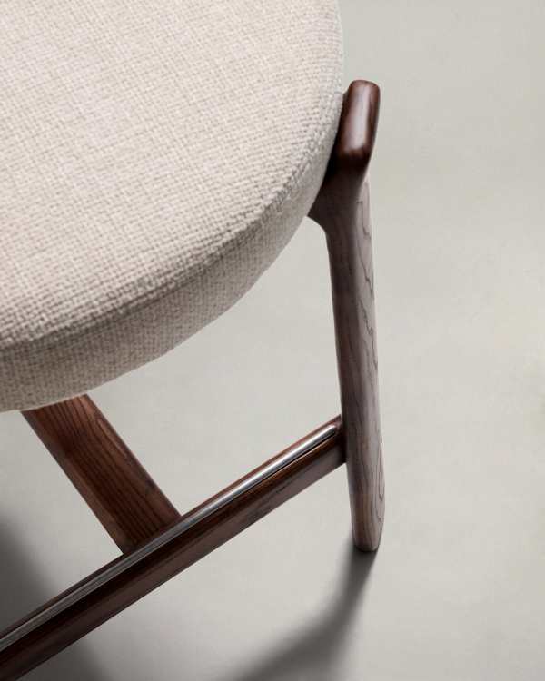 Beige Chenille Japandi Hocker Walnuss Finish 65 cm