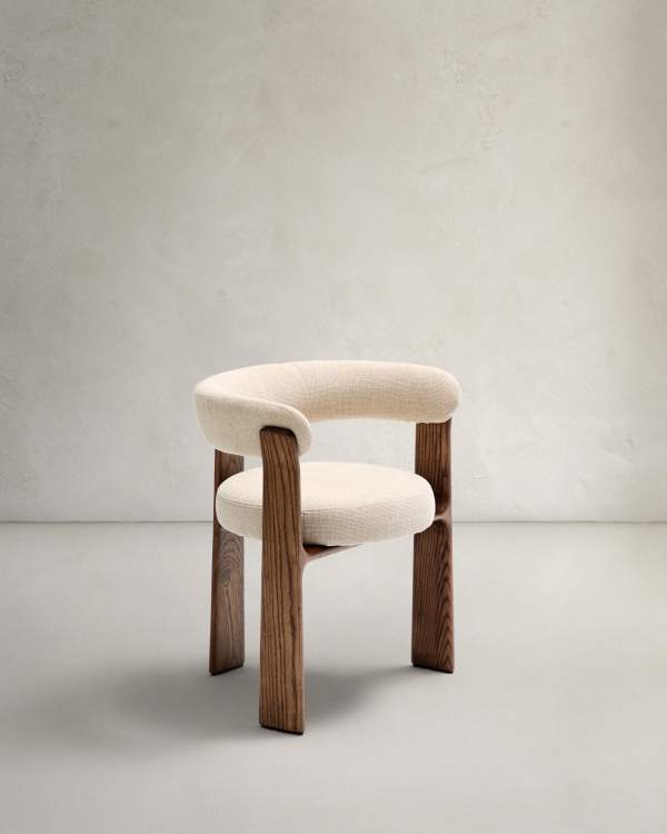 Beige Chenille Sessel im Japandi-Stil mit Walnuss-Finish