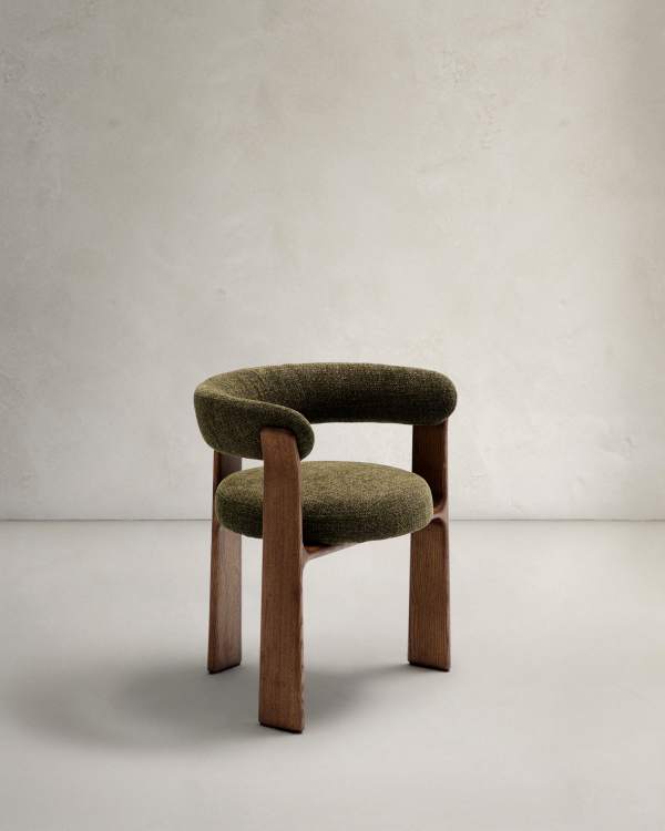 Grüner Chenille Sessel im Japandi-Stil mit Walnuss-Finish