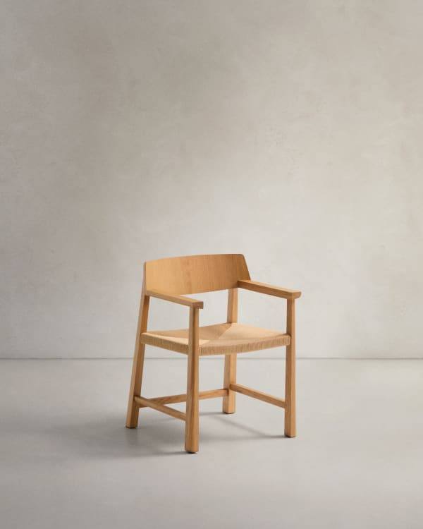 Japandi Stuhl aus Holz und Jute