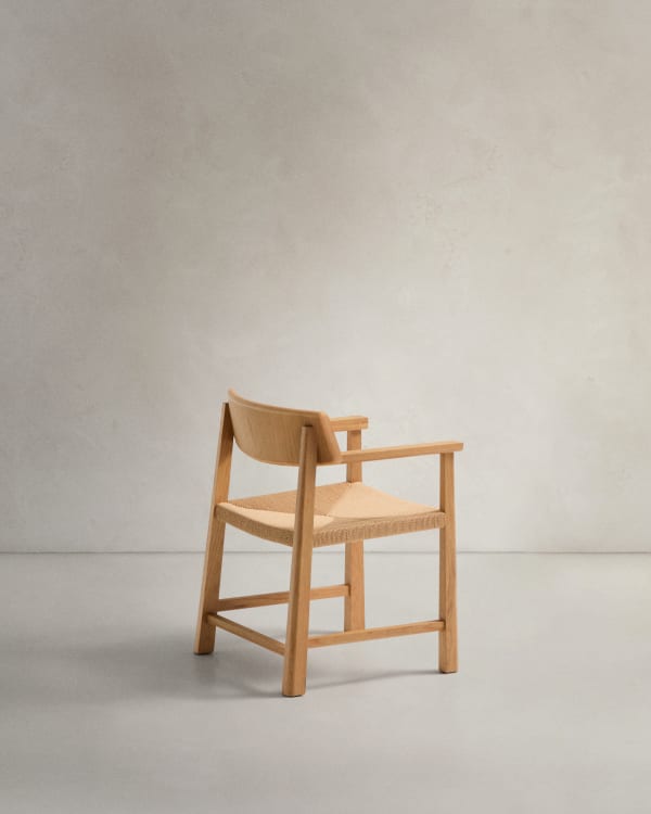 Japandi Stuhl aus Holz und Jute