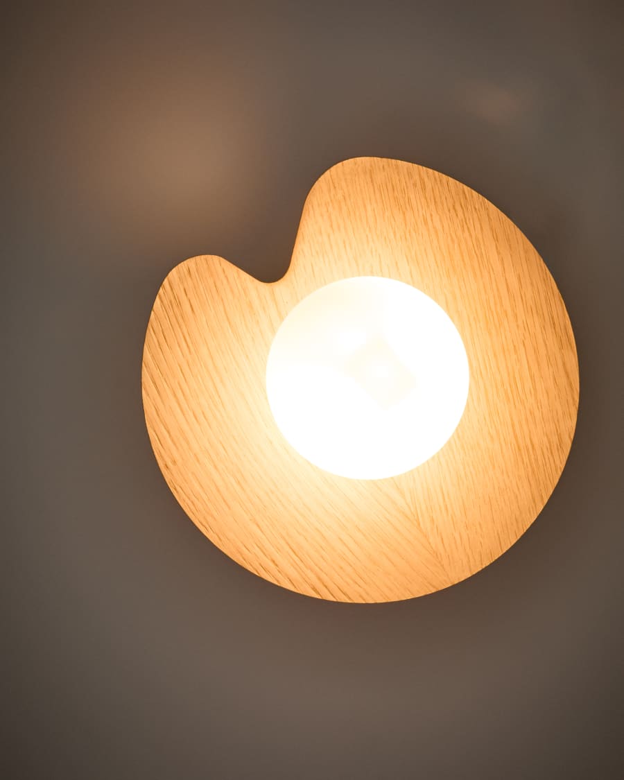 Japandi Wandlampe aus Holz