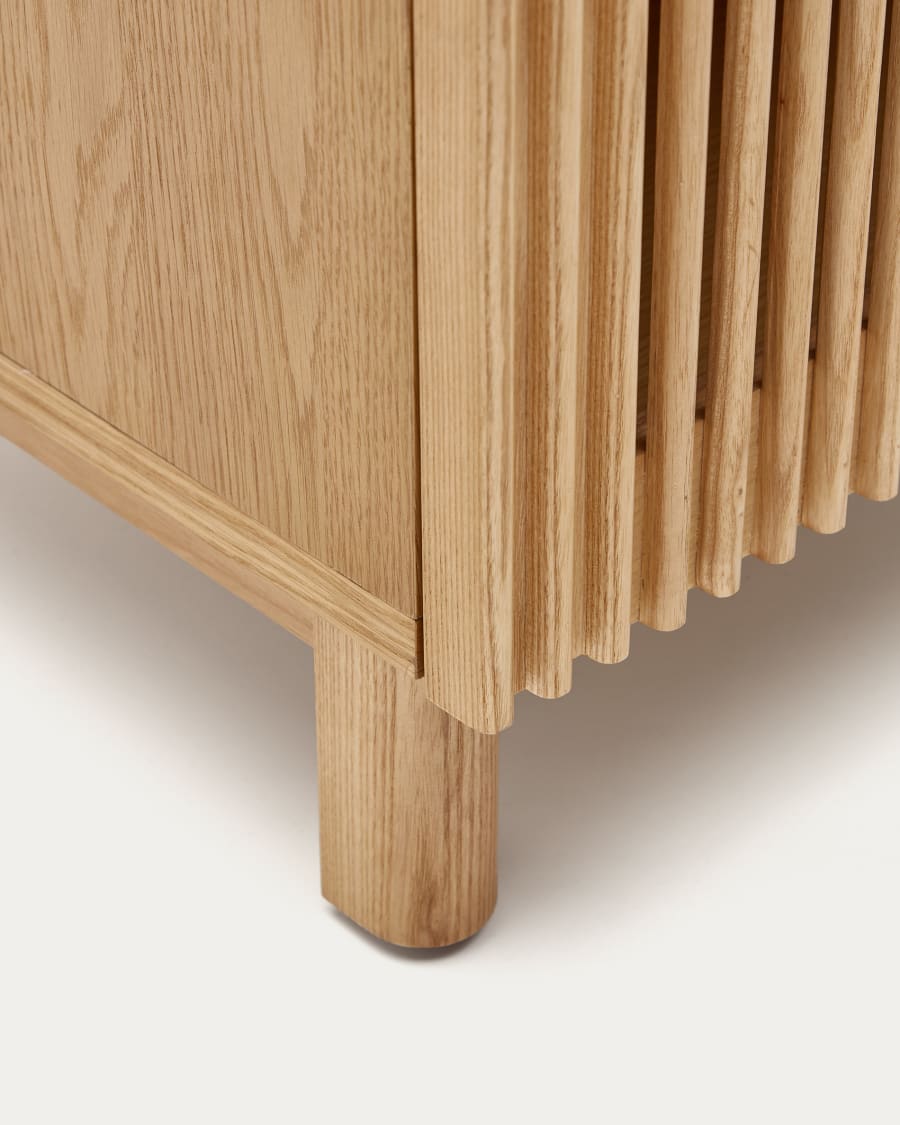 Japandi Nachttisch aus hellem Holz
