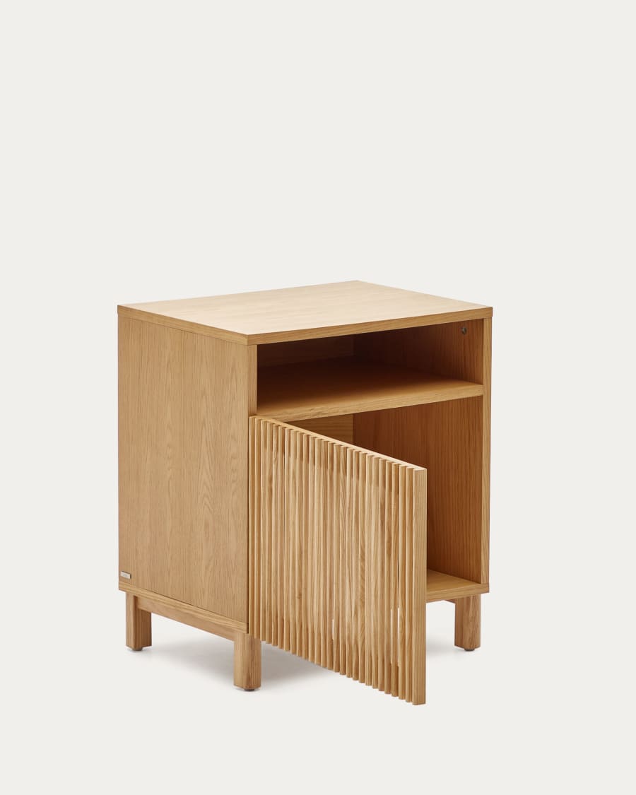 Japandi Nachttisch aus hellem Holz