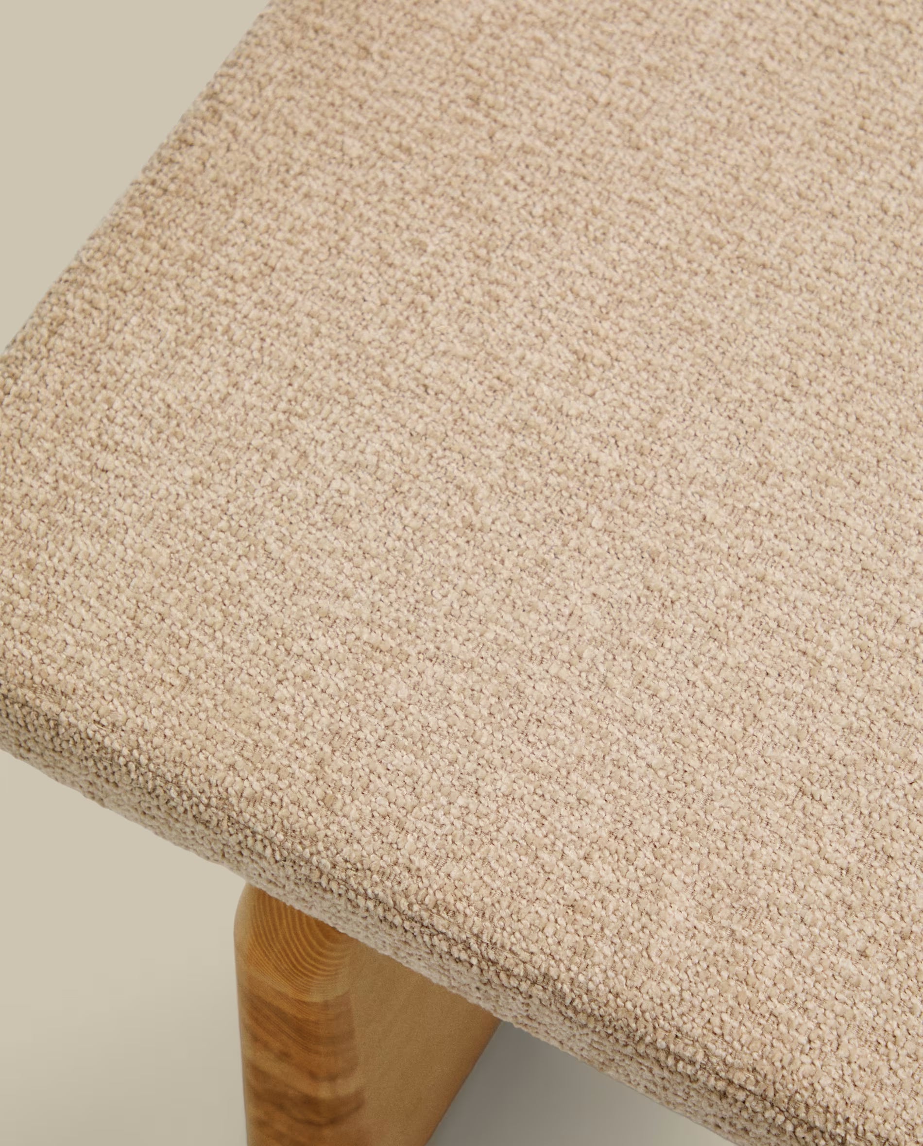 Tagesbett Japandi Beige Chenille Eschenholz Natur