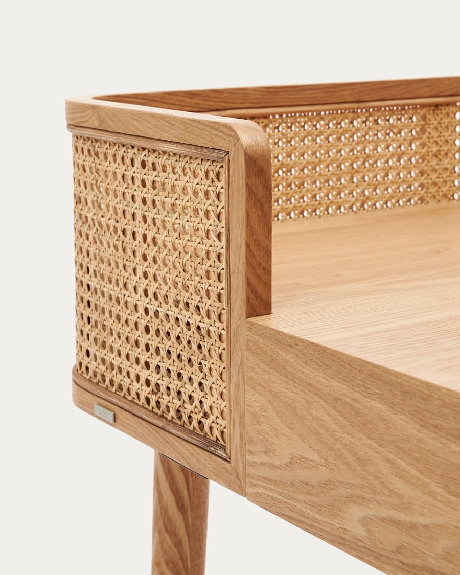 Japandi Schreibtisch aus Holz und Rattan