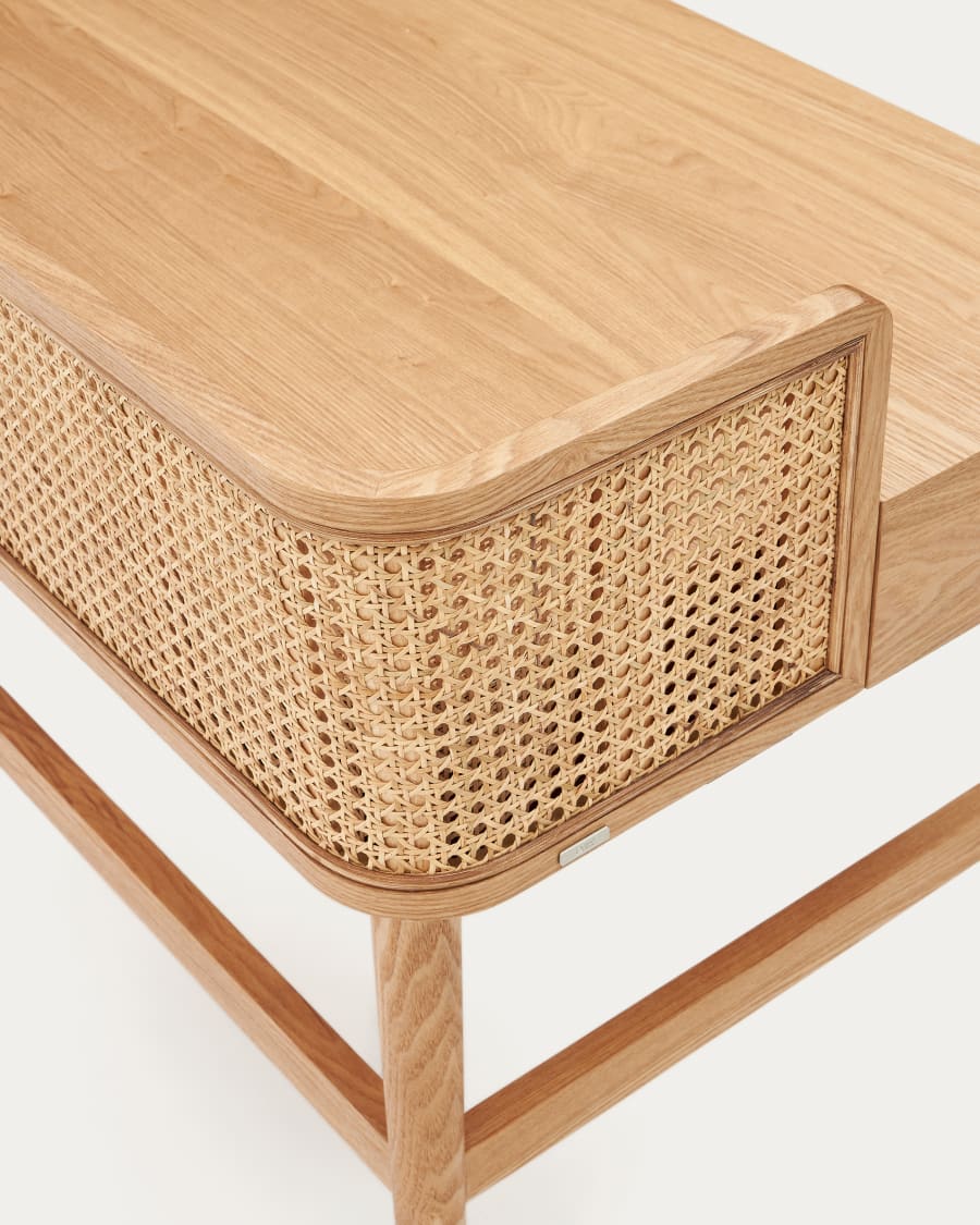 Japandi Schreibtisch aus Holz und Rattan