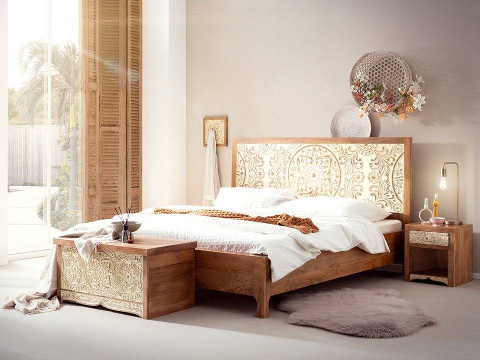 Japandi Bett aus massivem Mangoholz