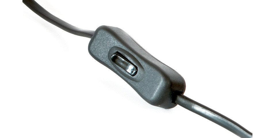 Große Japandi Stehlampe mit Rattangeflecht und Stoffschirm