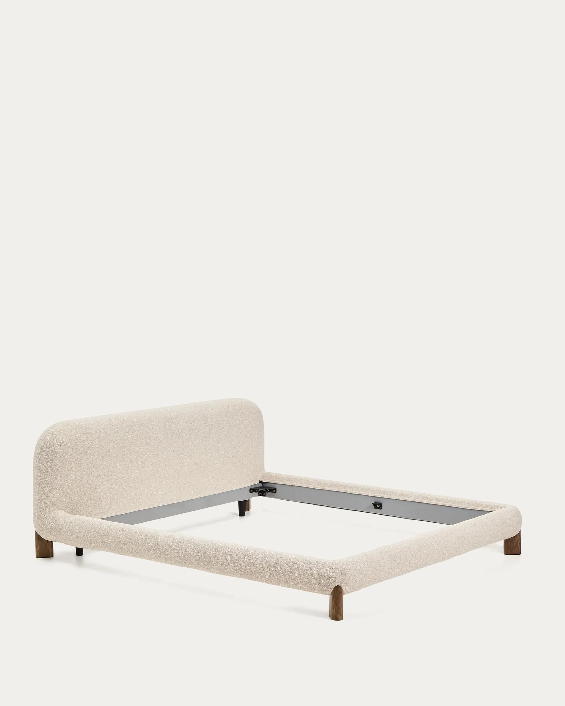 Ecru Bouclé Japandi Bett mit Walnuss-Beinen 180x200cm
