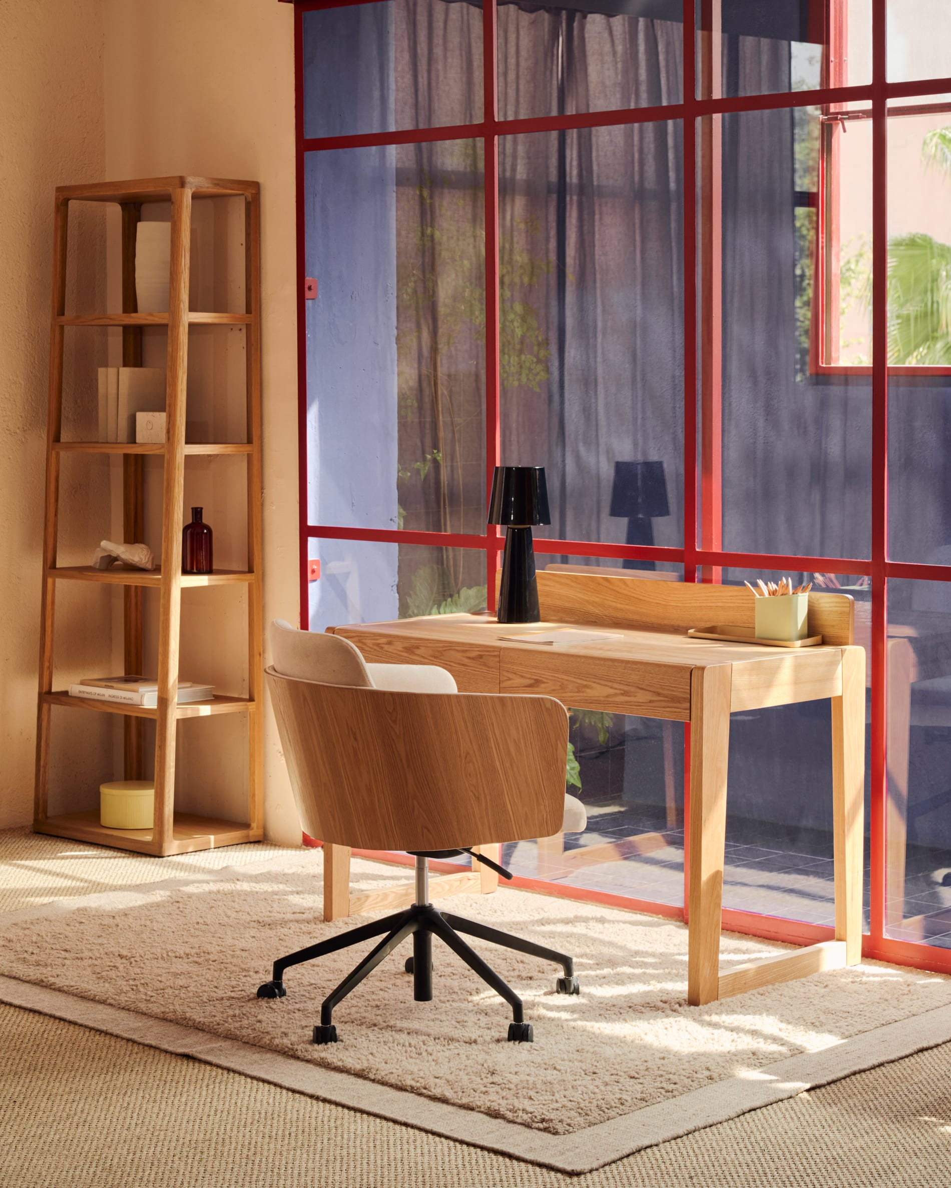 Japandi Schreibtisch aus Holz