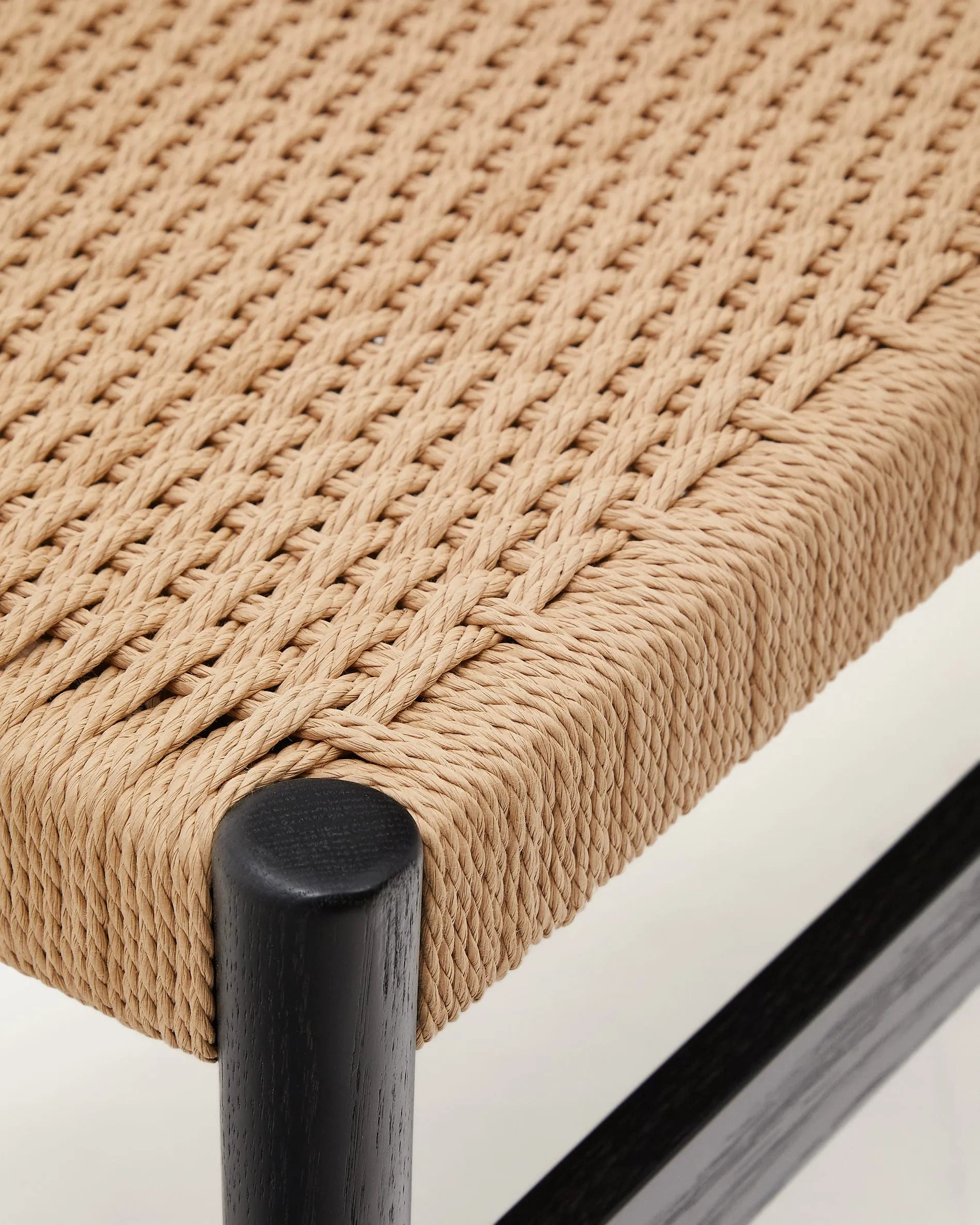 Japandi Bank aus Holz Schwarz mit geflochtenem Seil