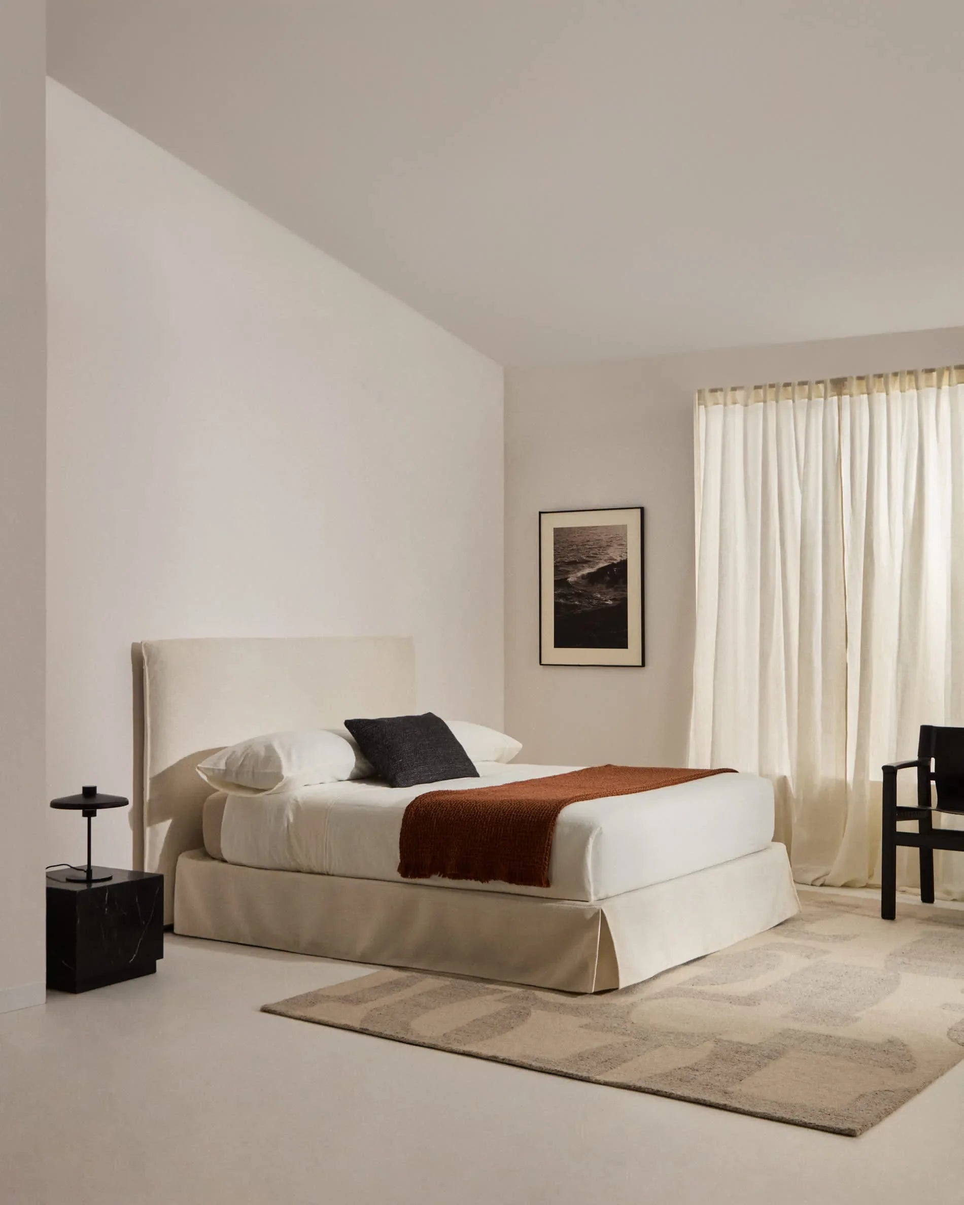 Weißes Chenille Japandi Bett 180x200cm