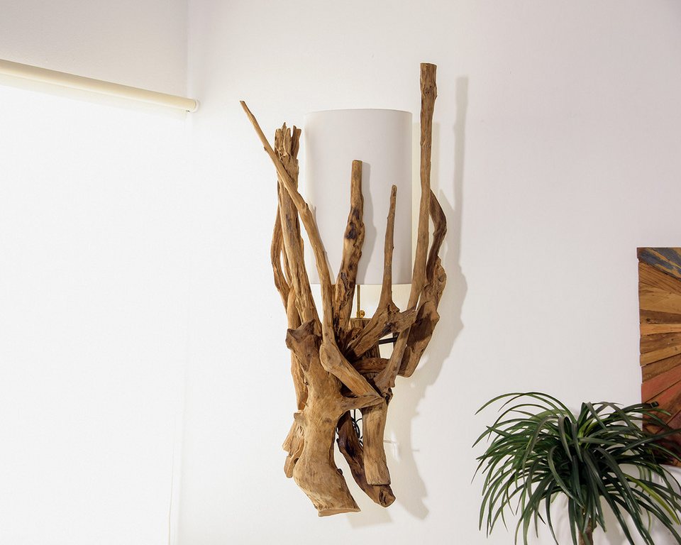 Große Japandi-Wandleuchte aus Holz in Weiß
