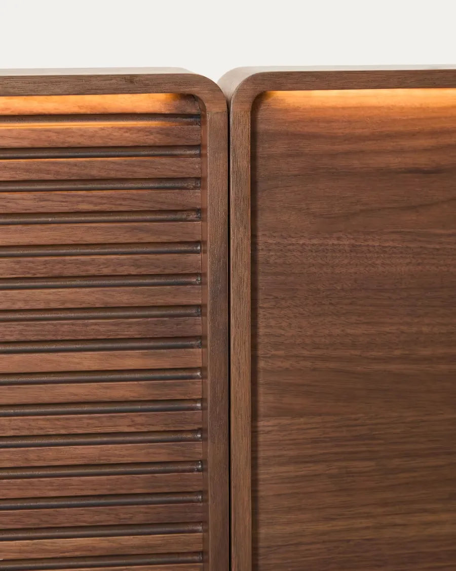 Japandi Bett aus Nussbaumfurnier mit Beistelltischen 180x200cm